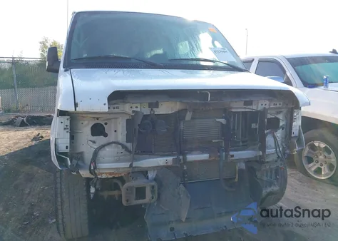 2013 Ford Econoline E350 Super Duty Wagon из США, поврежденный, VIN 1FBSS3BL4DDB05476